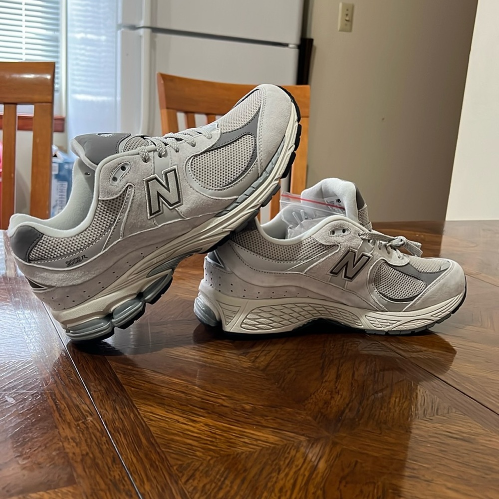 DS New Balance 2002r Silver Grey